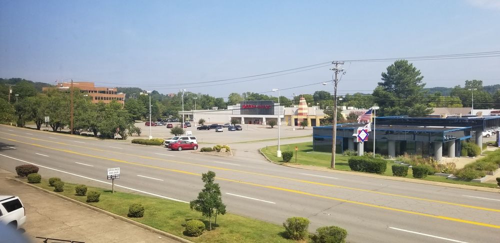 OWNER/INVESTOR OFFICE BUILDING/STRATEGIC LOCATION: 2725 Cantrell Rd, Little Rock, AR 72202